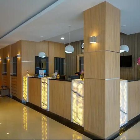 Twospaces Living At Kr Hotel Παλεμπάνγκ Εξωτερικό φωτογραφία